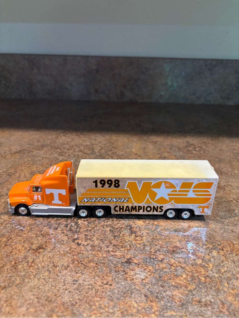 Tennessee Volunteers Orange Champion Trailer truck collectible home decor